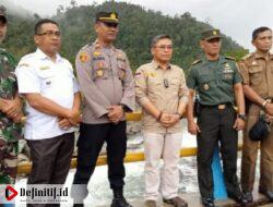 Kapolsek IPTU Aldius SH dan Jajaran, Berikan Pengamanan atas Kunjungan Wamen KLH Alue Dohong ke PLTMH PT. BCE Tapan