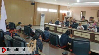 Bahas soal Beasiswa, Waka DPRD Gorut Roni Imran Audiensi dengan Mahasiswa