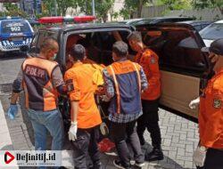 Loncat Dari Lantai 28, Seorang Pria Tewas di Parkiran Apartemen Bukit Golf