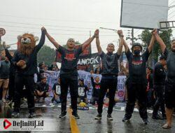 Gilang dan PSSI Tak Muncul, Aremania Blokade Jalan Menuntut Keadilan Kekejaman Gas Air Mata