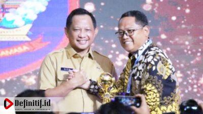 Dihadiri Wapres Ma’ruf Amin, Bupati Thariq Terima Penghargaan UHC Pemkab Gorut di Jakarta