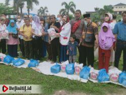 Berbagi Kasih Ramadhan, Lovely Family Charity Group Berbagi Paket Sembako kepada Kaum Disabilitas