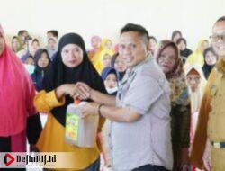 Anggota DPRD Gorut Lukum Diko Serahkan Bantuan Sembako ke Masyarakat