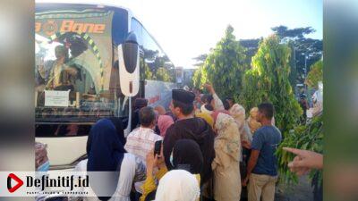 Breaking News: Ratusan Keluarga Sambut Kepulangan Jamaah Haji di Bulukumba