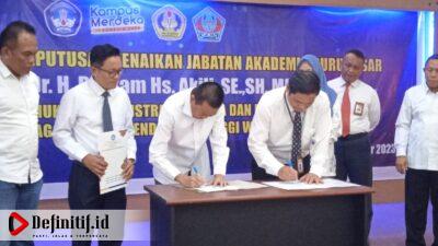 Resmi! LLDIKTI Wilayah Suluttenggo Serahkan Jabatan Guru Besar pada Prof. Rustam Akili