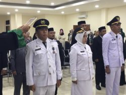Ismet Mile Lantik 18 Pejabat Administrator dan Tiga Camat