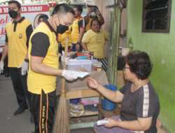 Polres Metro Jakarta Barat Gelar Jum’at Berkah Hingga Bersih-bersih Pemukiman Warga