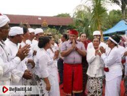 Bupati Nanang Ermanto Hadiri Upacara Keagamaan Umat Sedharma Di Desa Sidoharjo Kecamatan Way Panji