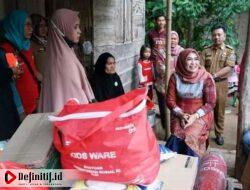 Gerak Cepat, Bunda Winarni Beri Bantuan Nenek Maryani Warga Desa Suak
