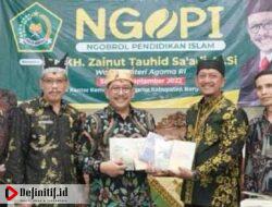 Wamenag, Tanda Tangani Buku Karya Terminal Literasi Pegawai Kementerian Agama Banyuwangi