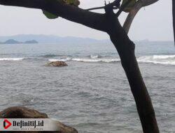 Pesona Pantai Kunjir, Menikmati Keindahan Pantai Sambil Internetan Gratis