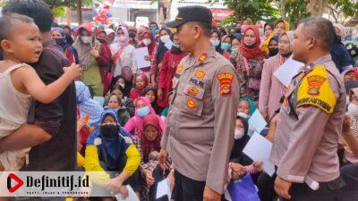 Iptu Mustolih Turun Langsung Pantau Pembagian Bantuan di Kantor Pos