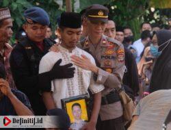 Kapolda Lampung Pimpin Pemakaman Briptu (Anumerta) Gilang Aji Prasetyo