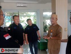 Laskar Bali Shanti Jet Lie Team Banyuwangi Geruduk Kantor Kecamatan Cluring