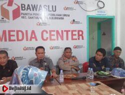 Gelar Rapat Fasilitasi dan Pembinaan Aparatur Pengawas Pemilu, Panwaslu Gantarang Hadirkan Ketua Bawaslu Bulukumba serta Kapolsek Gantarang