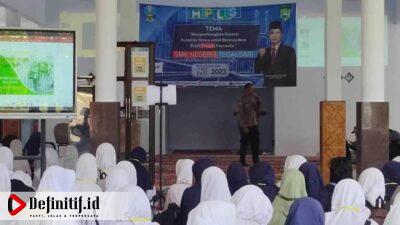 Kegiatan MPLS Siswa Baru, Polsek Tegalsari Berikan Penyuluhan di SMK N 1 Tegalsari