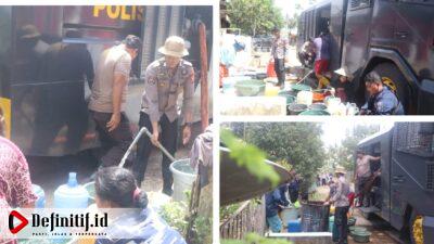 Sambut HUT Humas Polri ke-72, Polres Bulukumba Salurkan 12.000 Liter Air Bersih untuk Warga Desa Palambarae