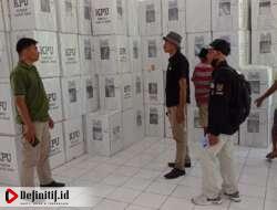 Panwascam Gantarang Lakukan Pengawasan Distribusi Logistik Pemilu 2024