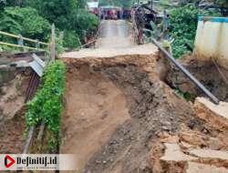 500 KK Terisolir Pasca Ambruknya Jembatan Pulubala