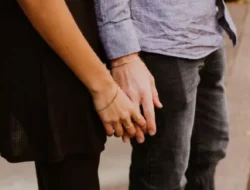Kisah Cinta di Balik Rute Dinas Pak Datun