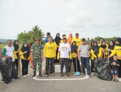 Direktur RSUD Zainal Umar Sidiki dan Staf Ikut Aksi Grebek Sampah bersama Bupati 