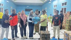 Ketua Komisi III DPRD Gorut Salurkan 100 Paket Sembako untuk Warga Terdampak Banjir