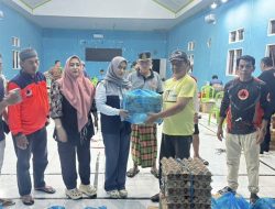 Ketua Komisi III DPRD Gorut Salurkan 100 Paket Sembako untuk Warga Terdampak Banjir