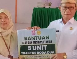 Bupati Ismet Salurkan Benih Jagung dan Traktor, Petani Bulango Utara Didorong Tingkatkan Produksi
