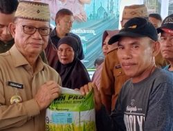 Bupati Ismet Salurkan Benih dan Bantuan Pangan, Janji Benahi Irigasi untuk Petani Bone Bolango